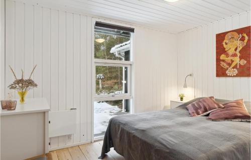 Cozy Home In Hadsund With Kitchen in Helberskov