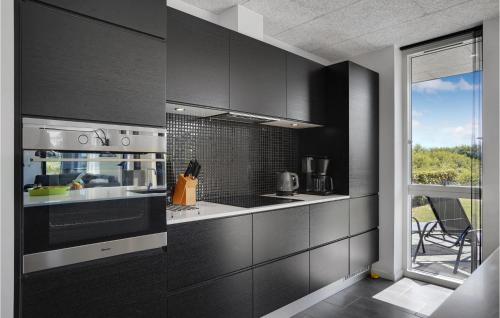 cuisine, Three-Bedroom Holiday Home In Hemmet in Hemmet
