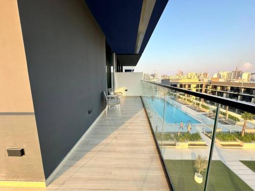 Sleek & Spacious 1br Jvc Pool View, Dubai (foto 3)