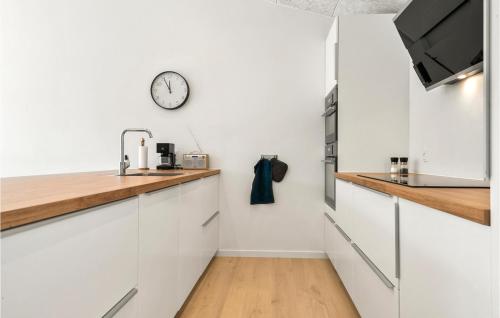 Kitchen, Gorgeous Home In Ebeltoft With Sauna in Boeslum