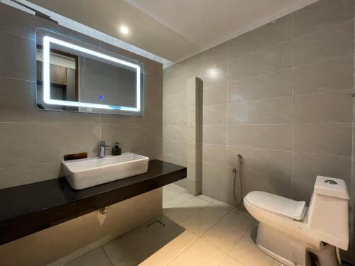 Three-Bedroom Apartment room in Smasaas Abode