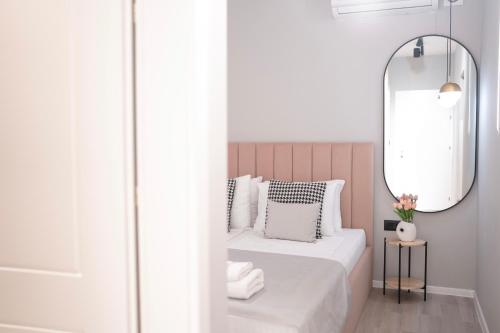 Studio Rosé (Studio Rose) in มอส์ทาร์