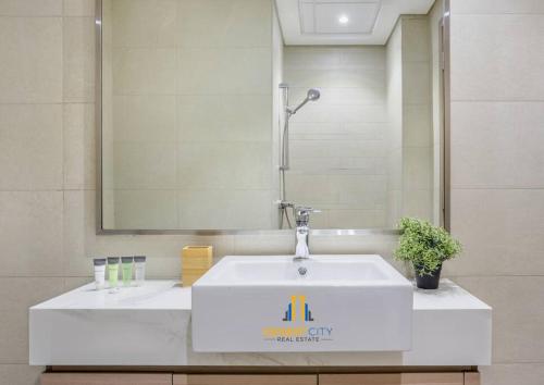 Fully Furnished One Bed in Meydan, Hosted by Desert City Stays, Dubai (foto 2)