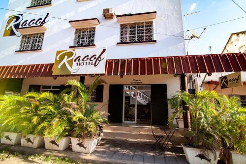 RAOOF HOTEL in Majunga