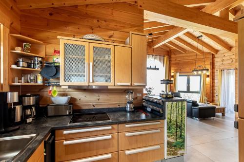 2 bedrooms, 4 beds