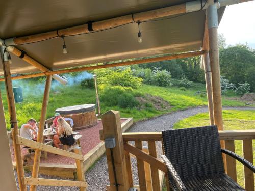 Ecosse Glamping in Карлюк