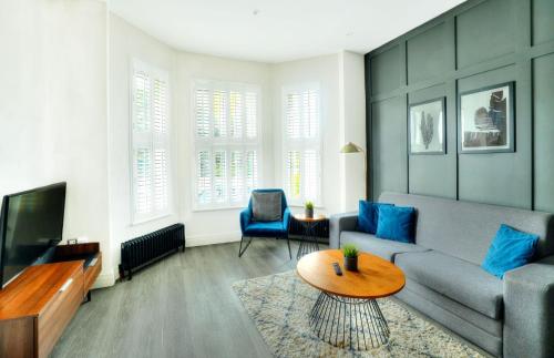 60 Manchester Road 2