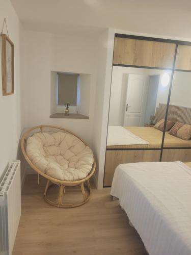 Pti logement chaleureux in เอรูวีล แซ็ง แคลร์