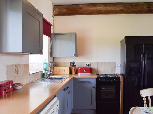 Exterior view, Appletree - 28555 in Central Wight