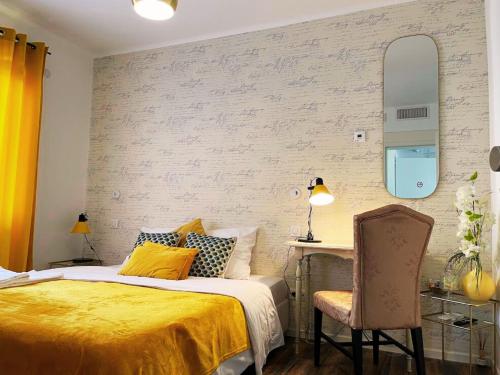Deluxe Double Room with Shower