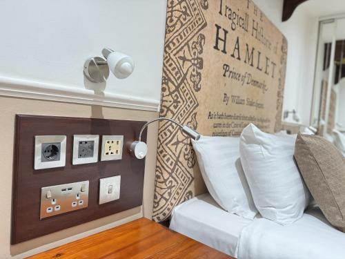 Arden House - image 7