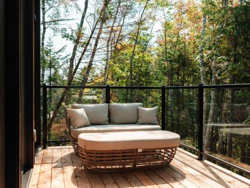 Chalet MonVue - Serenity in the Heart of Nature in 聖阿爾方斯 • 羅德里格斯 (QC)