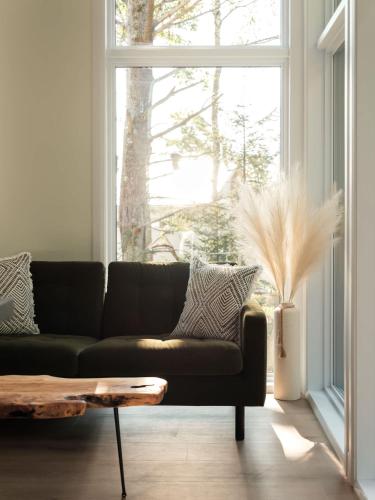 Chalet MonVue - Serenity in the Heart of Nature in 聖阿爾方斯 • 羅德里格斯 (QC)