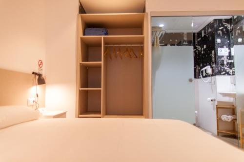 Host & Home - image 8