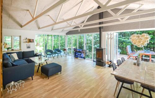  Nice Home In Glesborg With Wifi in Glesborg