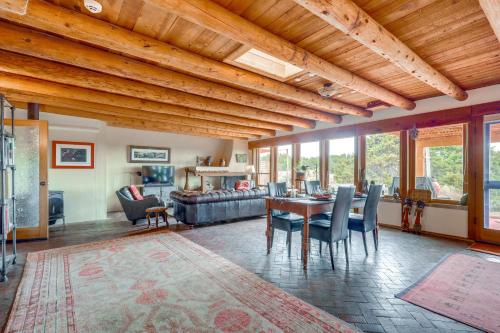 Zuri House Eclectic Santa Fe Rental with Hot Tub in Santa Fe, USA