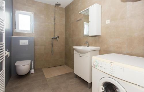 Vannas istaba, Nice Home In Tijarica in Tijarica
