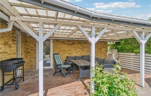  Stunning Home In Vemb With Kitchen in Vemb