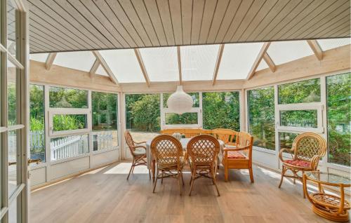  Stunning Home In Vemb With Kitchen in Vemb