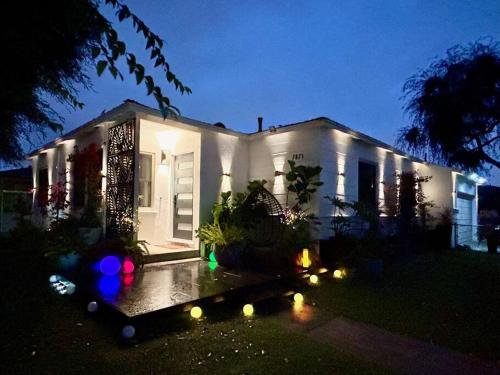 AW302 Artwave Vacation Home Best location in OC in Midway City, USA