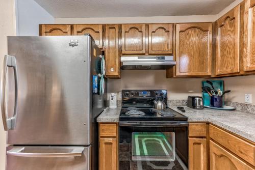 Pinon Park B11 2 BR Mountain Views Deck WiFi Sleeps 4 - image 10
