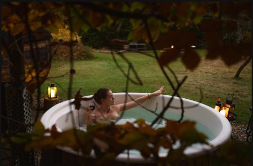 ENJOY COZY Tree House Hills Forest Gardens Beautiful Views Sauna Hotbath in Jablonne V Podjestedi