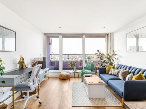 Charming Stay with a Balcony in Bow - Pass the Keys, Londra