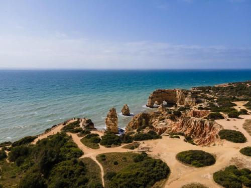 11 marinha - Two Bedroom Apt at Praia do Marinha - image 2