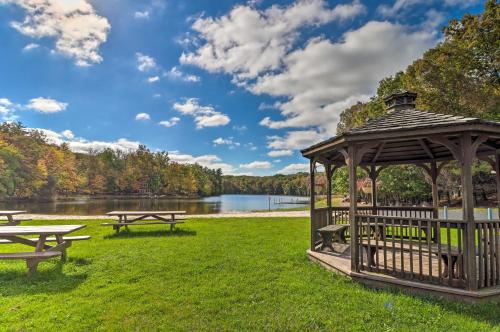 Grill and Games Family Home in East Stroudsburg! in East Stroudsburg, USA