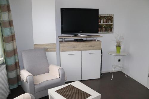 3 bedrooms, 4 beds