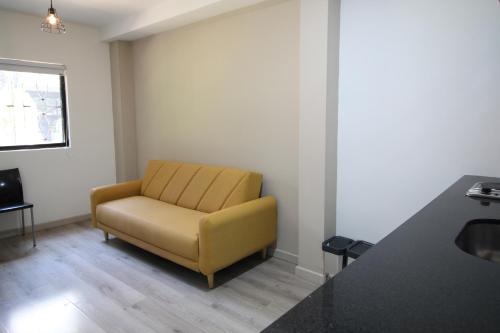 Económica Suite en sector Manila el Poblado M102 By Roots Rentals, Medellín (foto 9)