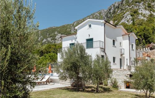 Exterior view, Cozy Home In Herceg Novi in Herceg Novi