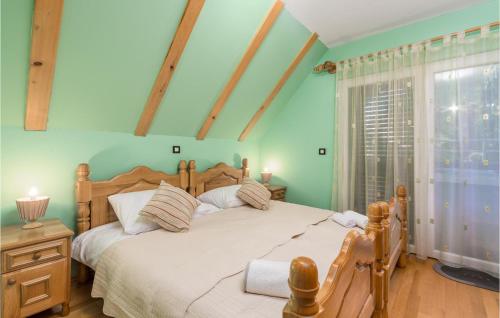 Cozy Home In Lokve With Jacuzzi Cozy Home In Lokve With Jacuzzi