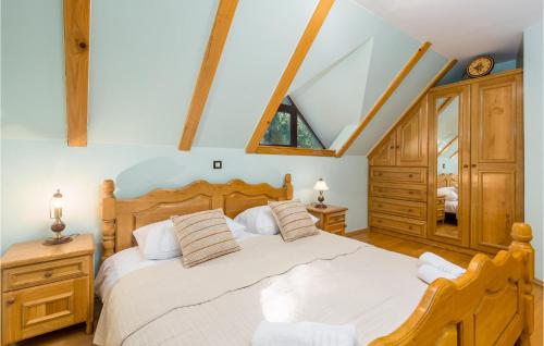 Cozy Home In Lokve With Jacuzzi Cozy Home In Lokve With Jacuzzi