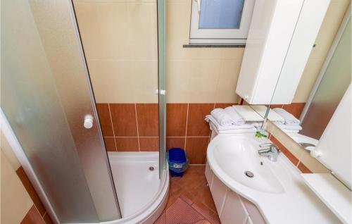 Cozy Home In Lokve With Jacuzzi Cozy Home In Lokve With Jacuzzi