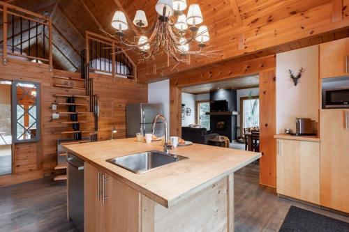 Zazz - For precious moments with family or friends in Chertsey (QC)