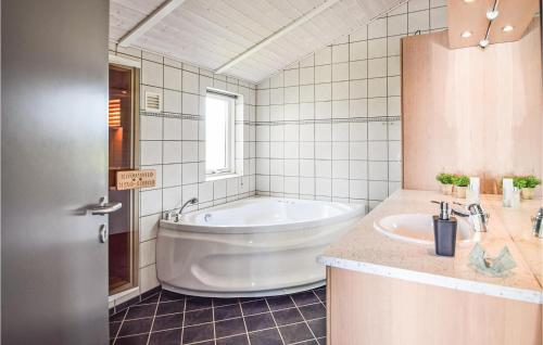  Gorgeous Home In Juelsminde With Sauna in Sønderby
