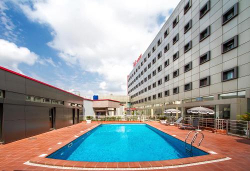 Swimming pool, Ibis Lagos Ikeja in Lagos