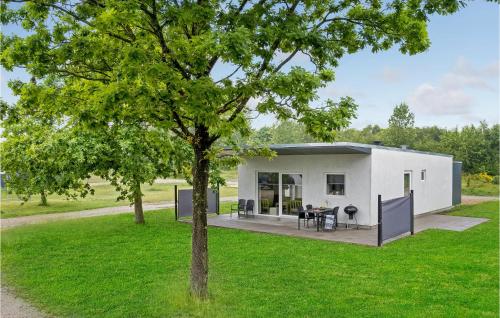 Lovely Home In Ringkøbing With Kitchen · Hee