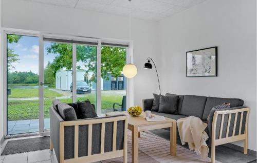 Lovely Home In Ringkøbing With Kitchen in Hee