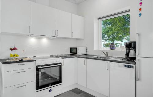 Kitchen, Lovely Home In Ringkøbing With Kitchen in Hee