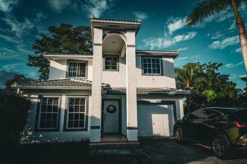 The Miamiville - Hidden Gem with Free Parking in Miami, USA