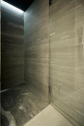 rocksresort - image 9