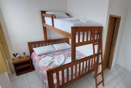 1 double bed, 1 twin bed