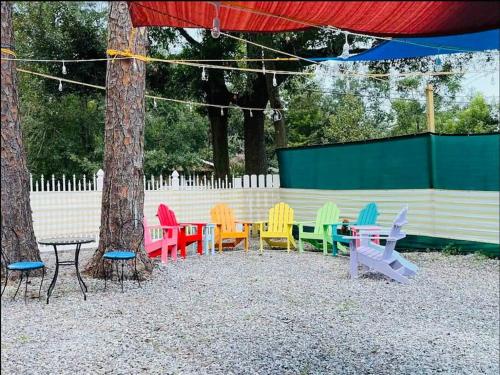 Gulfport Bungalow, 4 bed 2ba, Close to beach, Pet friendly, Game Room! in Gulfport, USA