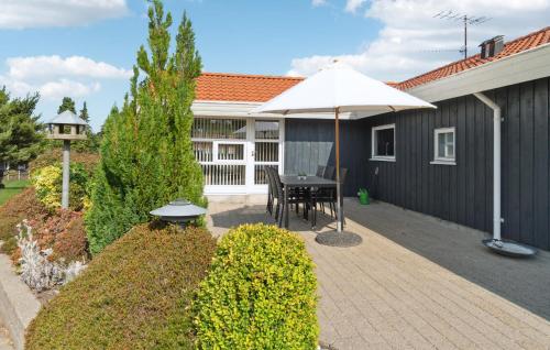外部景觀, Lovely Home In Glesborg With Kitchen in 加爾斯堡
