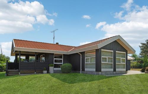 外部景觀, Lovely Home In Glesborg With Kitchen in 加爾斯堡
