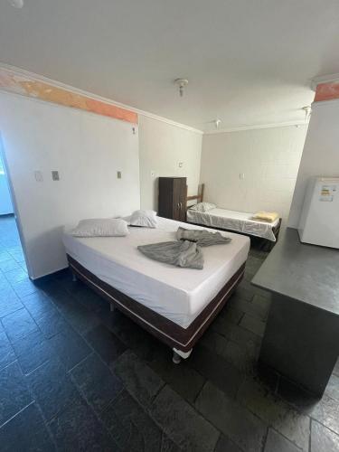 1 double bed, 2 twin beds