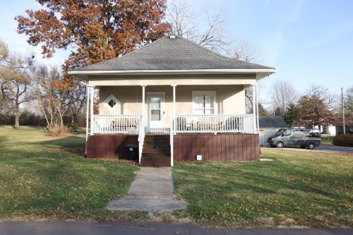 . Cheerful 2 Bedroom Home In Trenton City