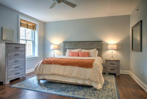 Huge Spacious Condo Sleeps 10 Close to Biltmore and Asheville Downtown in Asheville, USA